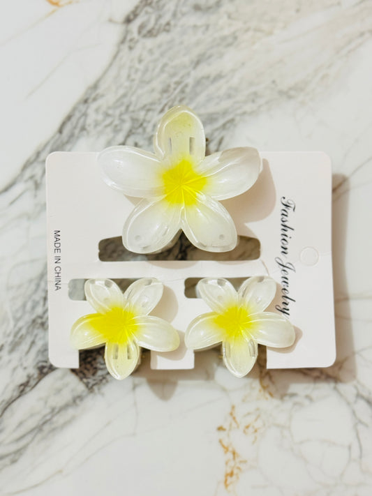 White Flower Hair Clip Set
