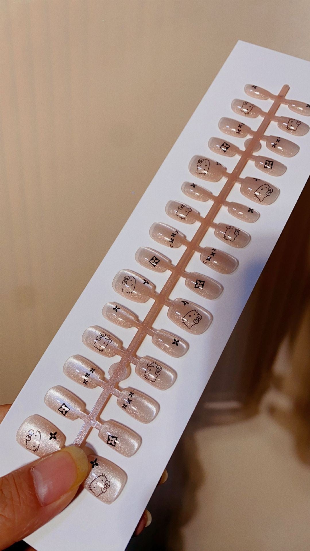 N05 🐱 Hello Kitty Cat Eye Press-On Nails + 24pcs Glue Stickers & Tool Kit